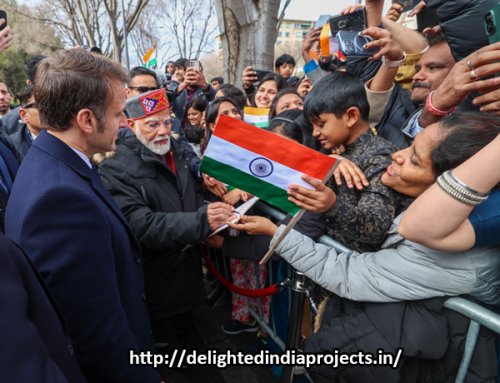 Prime Minister In Paris പ്രധാനമന്ത്രി  നരേന്ദ്രമോദിക്ക്    പാരീസില്‍ ഉജ്ജ്വല വരവേല്‍പ്പ്‌