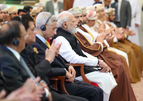 പ്രധാനമന്ത്രിയുടെ ഒമാൻ സന്ദർശനം Prime Ministers visit to Oman प्रधानमंत्री का ओमान दौरा പ്രധാനമന്ത്രി നരേന്ദ്ര മോദിക്ക് ആദരം; ‘ഓർഡർ ഓഫ് ഒമാൻ’ ബഹുമതി നൽകി